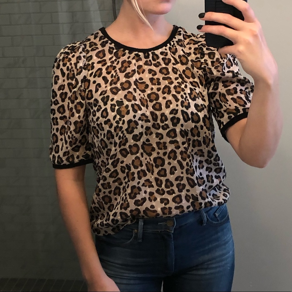 Leopard Print Puff Sleeve Top